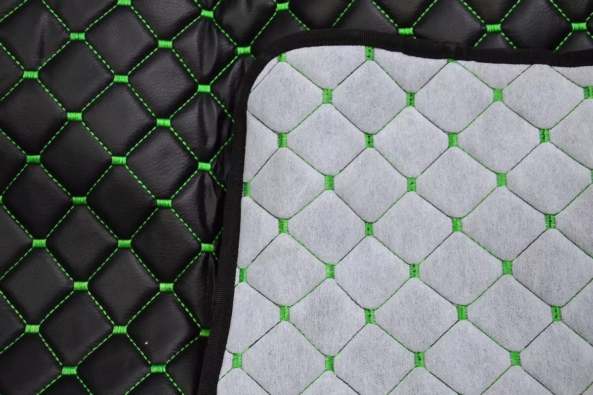 Tapis de sol en cuir synthétique (éco-cuir) noir – adapté pour DAF XG+, surpiqûres vertes, siège passager pneumatique, conduite à droite (à partir de 10.2021)