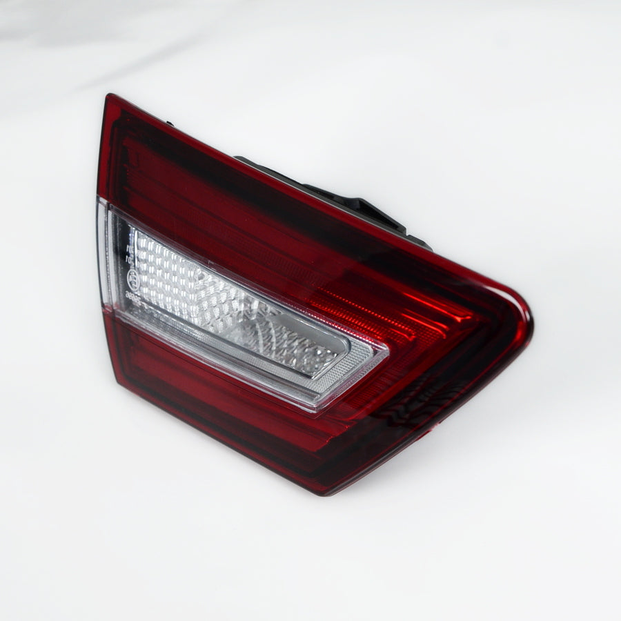 Ляв стоп – подходящ за Renault Clio IV 2012–2020, заден капак, без държач за крушки