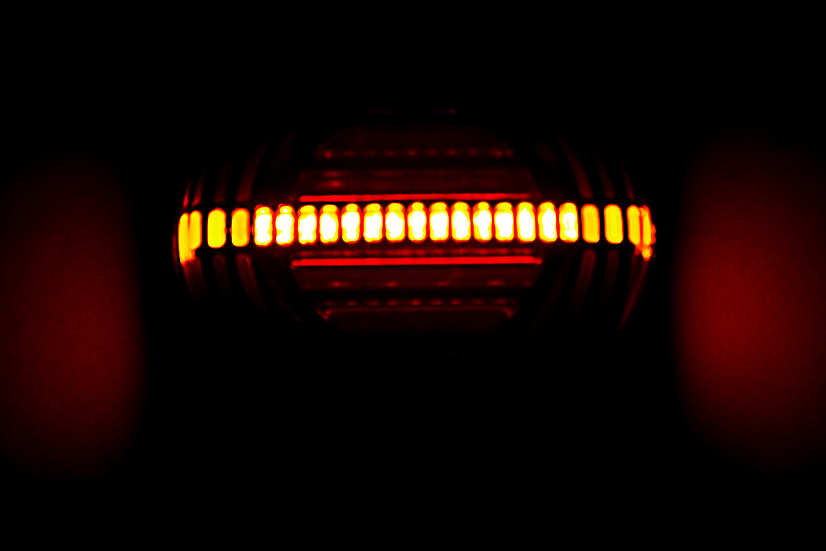 Feu arrière stop néon LED, 3 fonctions position, stop et clignotant dynamique, 12/24 V, 142 x 38 mm