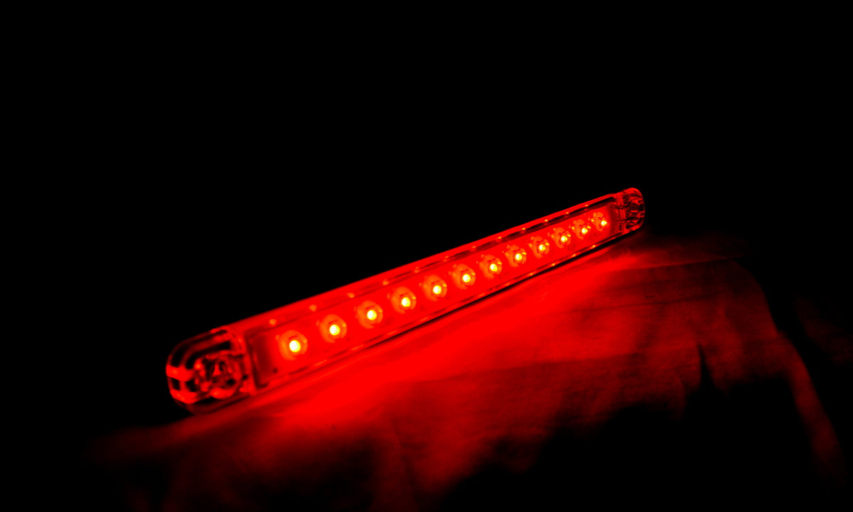 Troisième feu stop à LED, long cabochon clair, 12/24 V, 12 LED, 238×28×10 mm