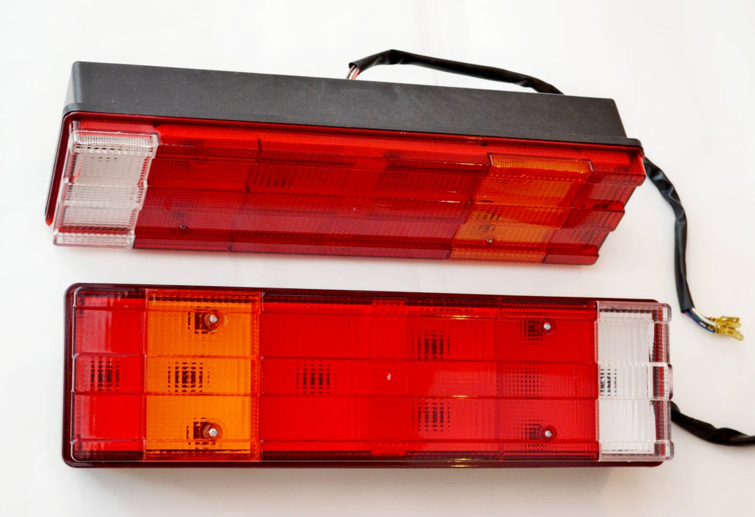 Left Rear Combination Lamp Suitable for Mercedes – Bulb Type, 470 x 132 x 90 mm, 150 mm Bolt Spacing