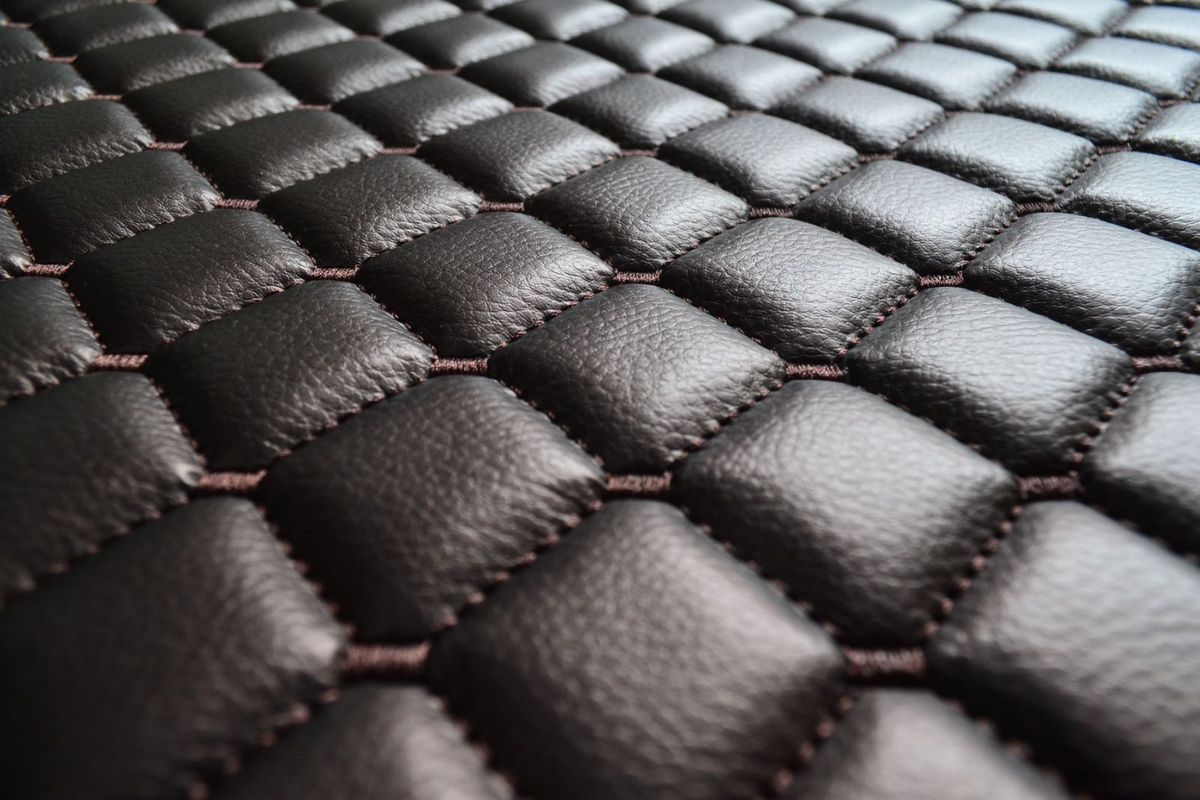 Tapis de tableau de bord – cuir synthétique (éco-cuir), bronze, adapté pour Scania R 2017+, sans ouverture