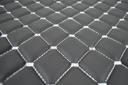 Tapis de tableau de bord noir – Conduite à droite, cuir synthétique (éco-cuir), surpiqûres blanches, adapté pour DAF XF/XG/XG+ (2021+)