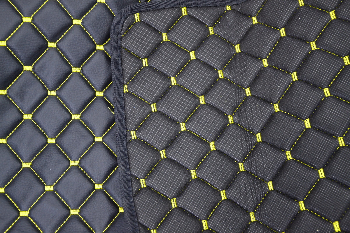 Tapis de sol en cuir synthétique (éco-cuir) noir – adapté pour Iveco Hi Way avec surpiqûres jaunes