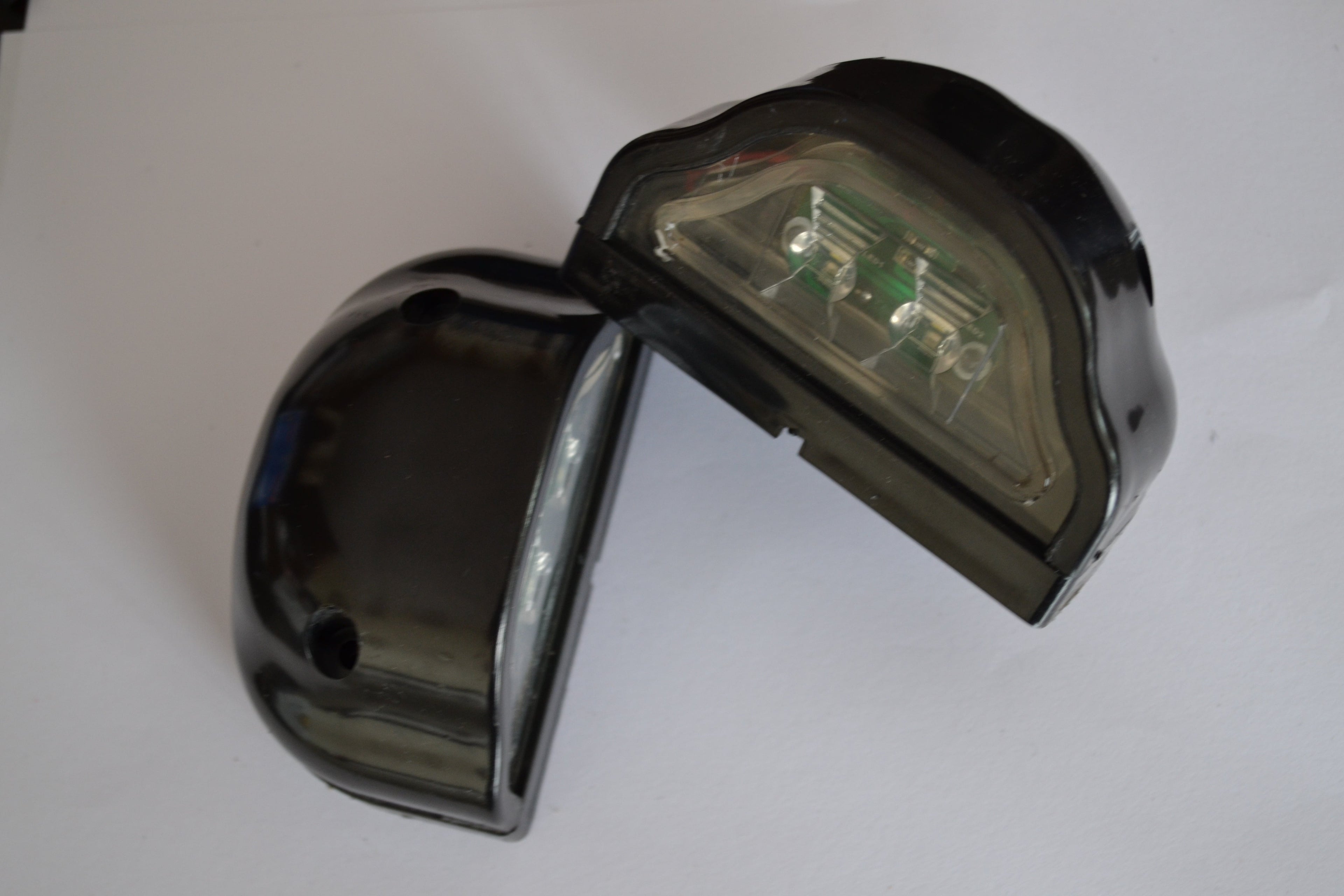 Комплект LED светлини за регистрационен номер, черни, големи, 24V, 2 броя