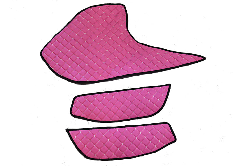 Tapis de porte et couvre-tableau de bord rose en cuir synthétique (éco-cuir) – jeu 2 pièces adapté pour DAF XF 2021+