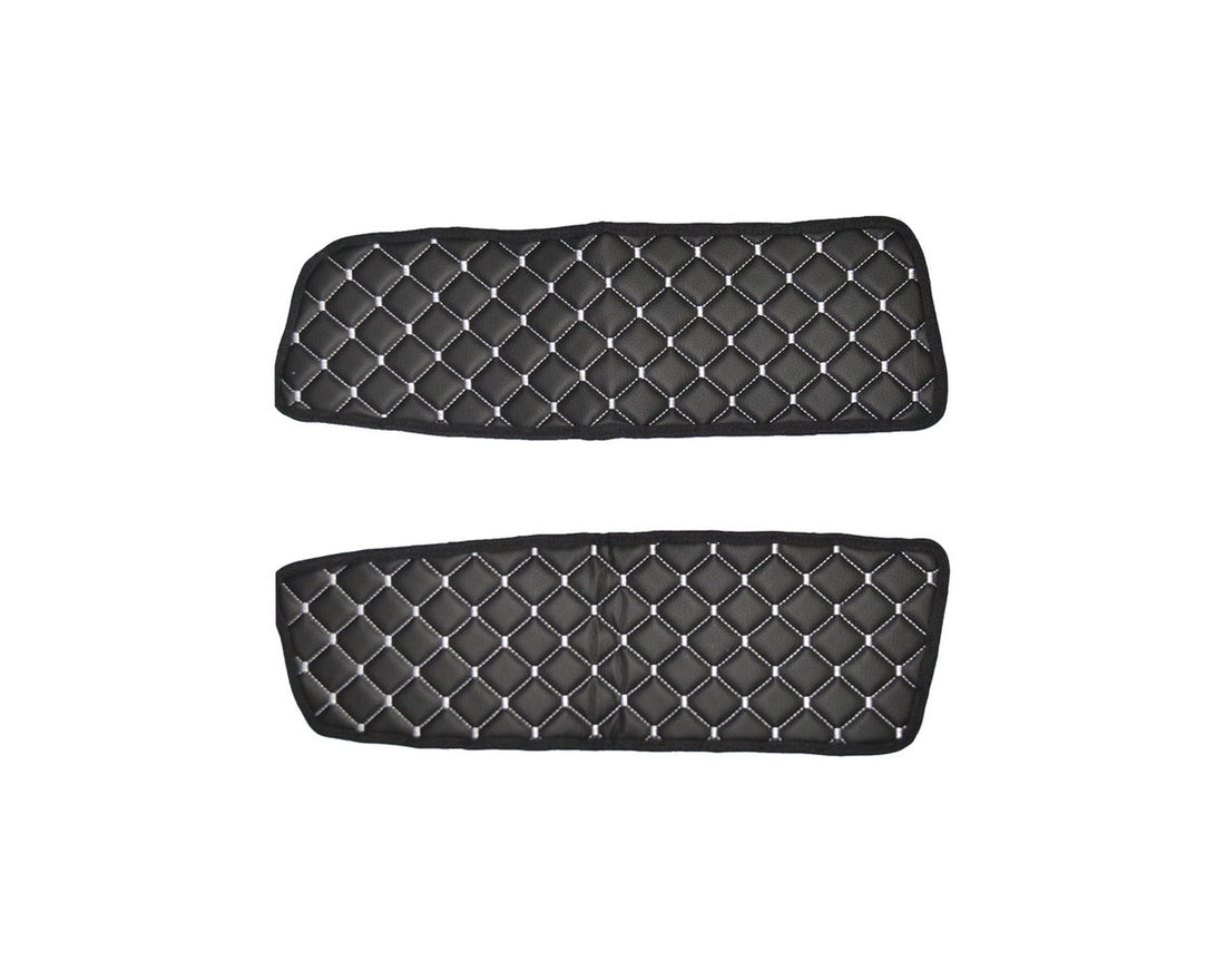 Tapis de porte – jeu 2 pièces en cuir synthétique (éco-cuir), noir avec surpiqûres blanches, adapté pour DAF XF105 et XF106 (2006+)