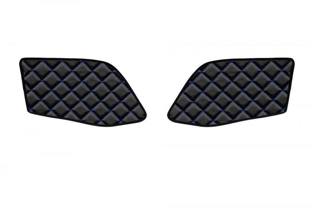 Σετ πατάκια πόρτας – τεχνητό δέρμα (eco leather) κατάλληλο για MAN TGX 2020+, μαύρο με μπλε ραφές