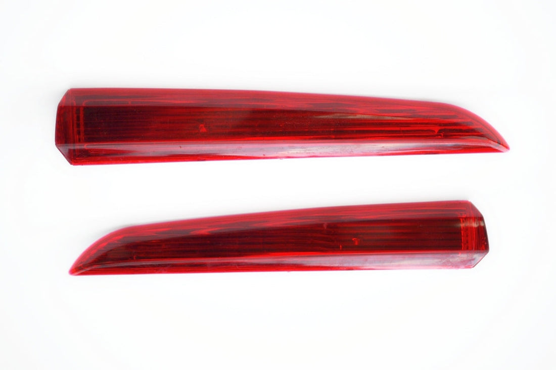 Feu stop/réflecteur – adapté pour Mercedes Travego, 335 × 40/55 × 18 mm, entraxe de fixation 175 mm