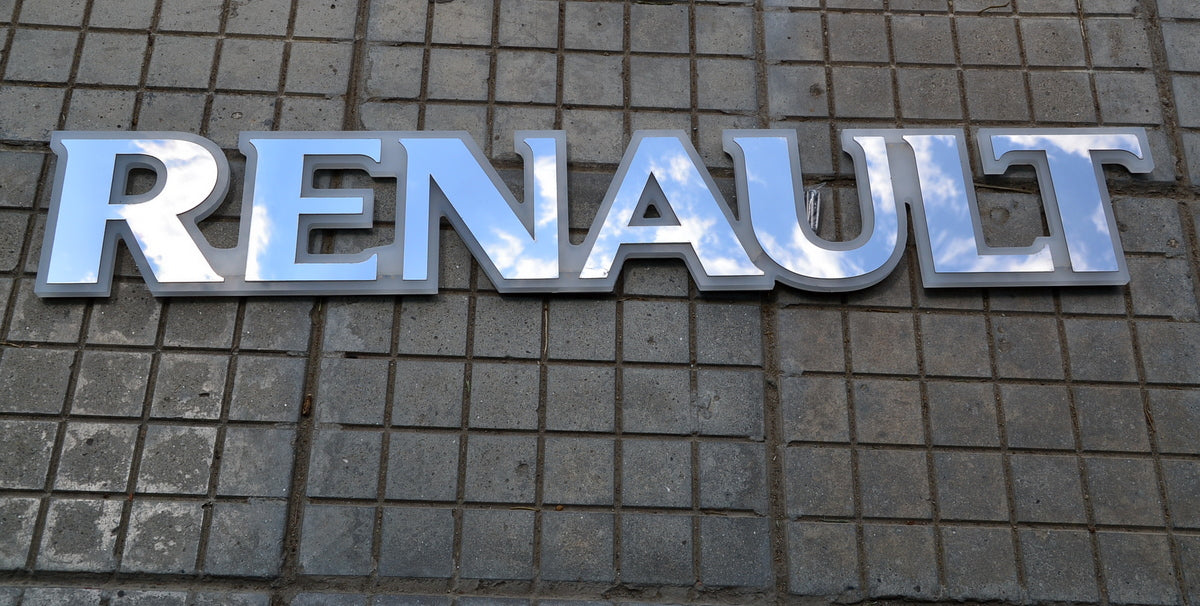 Осветена емблема за решетка – червено осветление, 24V, подходяща за Renault