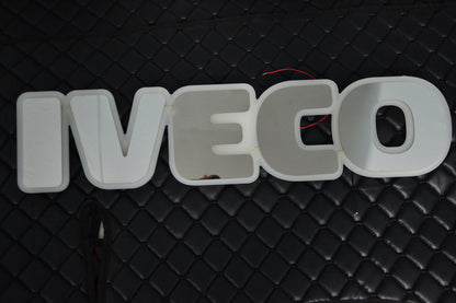 Enseigne de calandre éclairée – adaptée pour Iveco, lumière bleue, 24 V, 60×13×2 cm