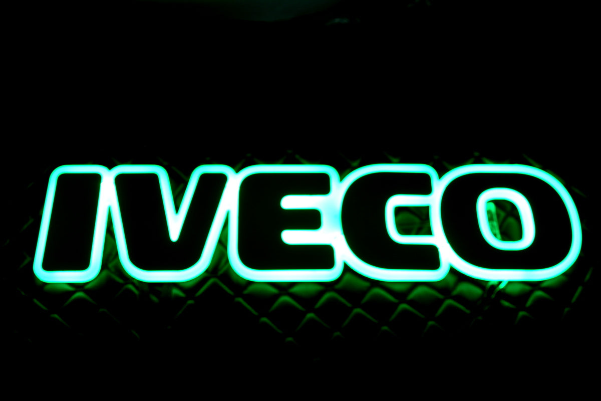 Φωτιζόμενη πινακίδα γρίλιας – πράσινος φωτισμός, 24V, 60×13×2 cm, κατάλληλο για Iveco