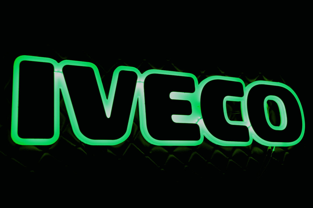 Φωτιζόμενη πινακίδα γρίλιας – πράσινος φωτισμός, 24V, 60×13×2 cm, κατάλληλο για Iveco