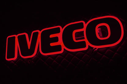 Φωτιζόμενη πινακίδα μάσκας – Κόκκινος φωτισμός, 24V, 60×13×2 cm, κατάλληλο για Iveco