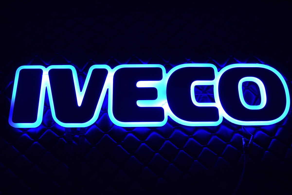 Enseigne de calandre éclairée – adaptée pour Iveco, lumière bleue, 24 V, 60×13×2 cm