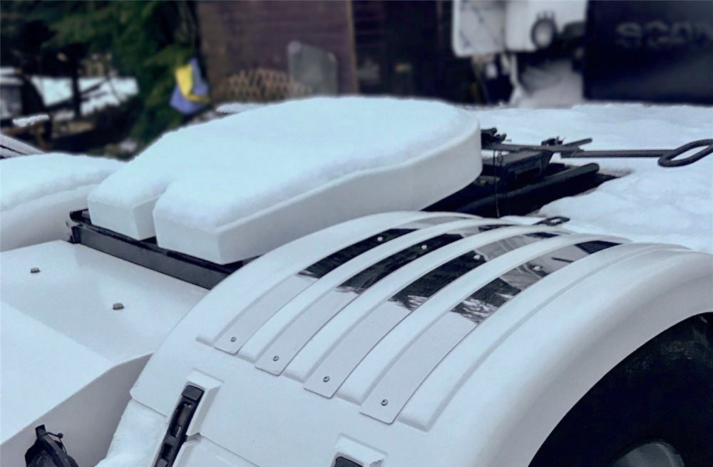 Декоративен комплект лайсни за калници – подходящ за Scania 2009+, с изрязвания, комплект 8 части