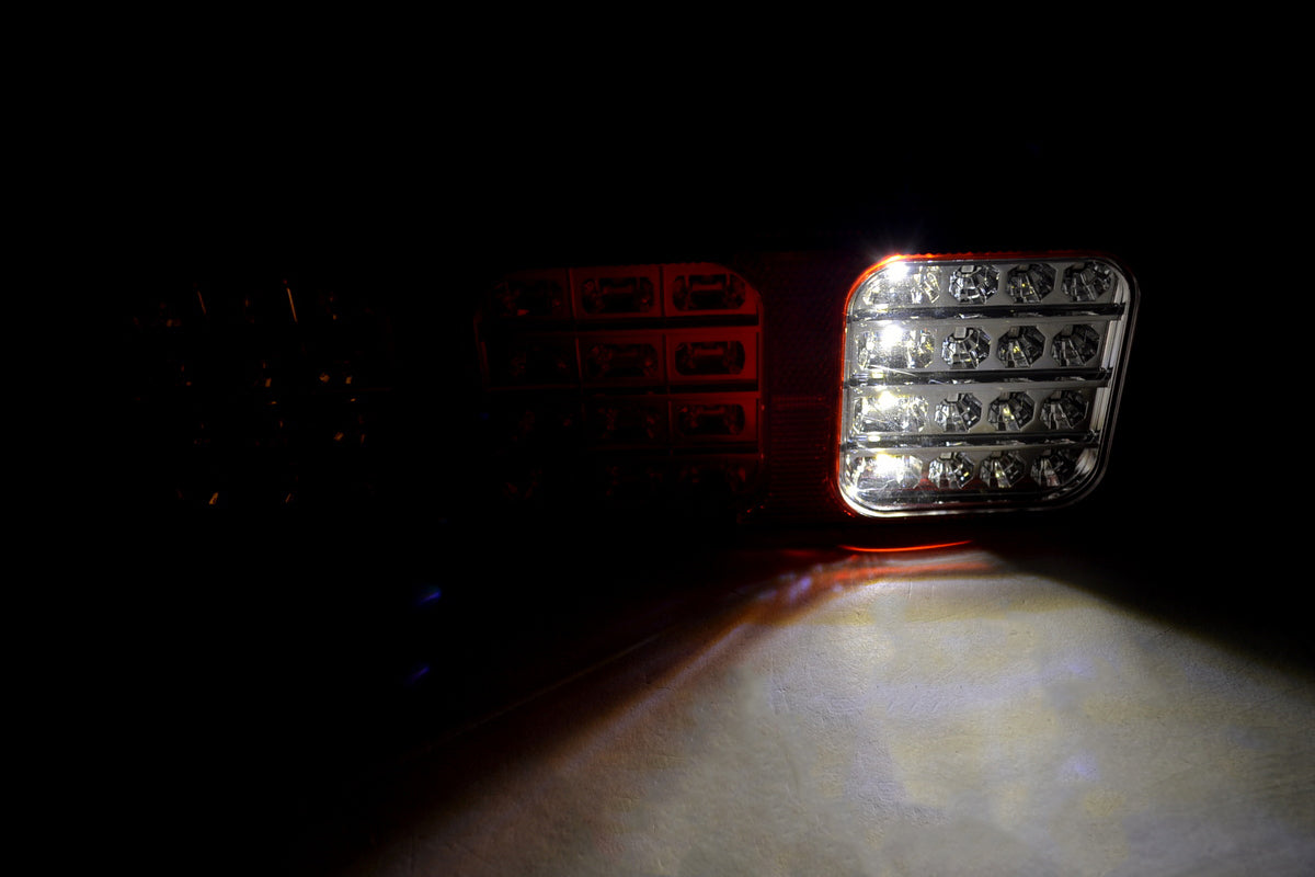 UNISTAR-V LED πίσω φανάρι πολλαπλών λειτουργιών, 9–33V, αριστερό/δεξί, 285×102×33 mm