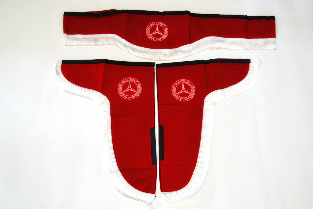 Διακοσμητικές κουρτίνες καμπίνας κατάλληλες για φορτηγά Mercedes – κόκκινο σετ 3 τεμαχίων με λευκά κρόσσια