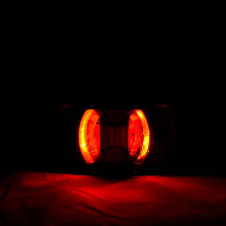 Petit feu de gabarit LED rouge, double arc avec catadioptre, 4 diodes, 12/24 V, 71 x 42 x 25 mm