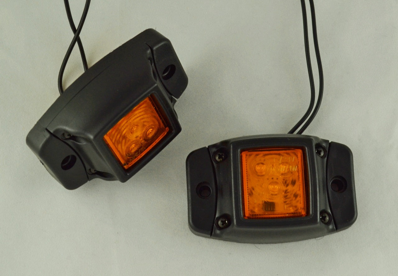 Feu de position latéral LED jaune, 3 diodes, embase haute, 12/24 V, 58 x 74 x 47 mm, câble 230 mm