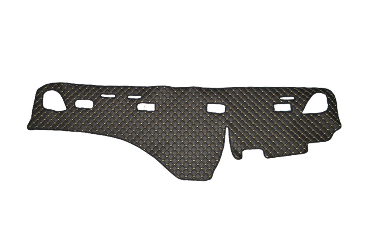 Tapis de tableau de bord – cuir synthétique (éco-cuir), noir surpiqûres jaunes, adapté pour Volvo FH 2002–2009