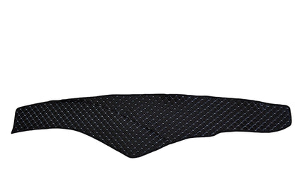 Стелка за табло – изкуствена кожа (еко кожа), черна с бял шев, подходяща за Mercedes Actros MP4 (след 2011 г.), ширина на кабината 250 cm