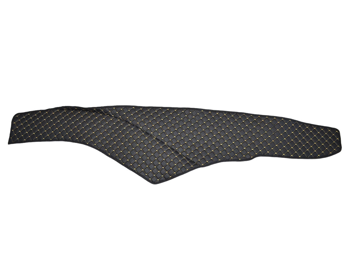 Armaturenmatte – Kunstleder (Eco-Leder), schwarz mit gelber Ziernaht, geeignet für Mercedes Actros MP4 (ab 2011), 250 cm Kabinenbreite