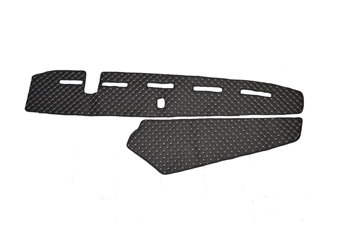 Tapis de tableau de bord – cuir synthétique (éco-cuir), noir avec surpiqûres blanches, adapté pour Volvo FH4 avec capteur, à partir de 2013