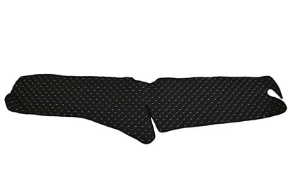 Tapis de tableau de bord – cuir synthétique (éco-cuir), noir avec surpiqûres jaunes, adapté pour Scania R 2017+, version sans ouverture