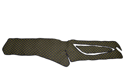 Tapis de tableau de bord – cuir synthétique (éco-cuir), adapté pour Scania R 2017+, noir avec surpiqûres jaunes