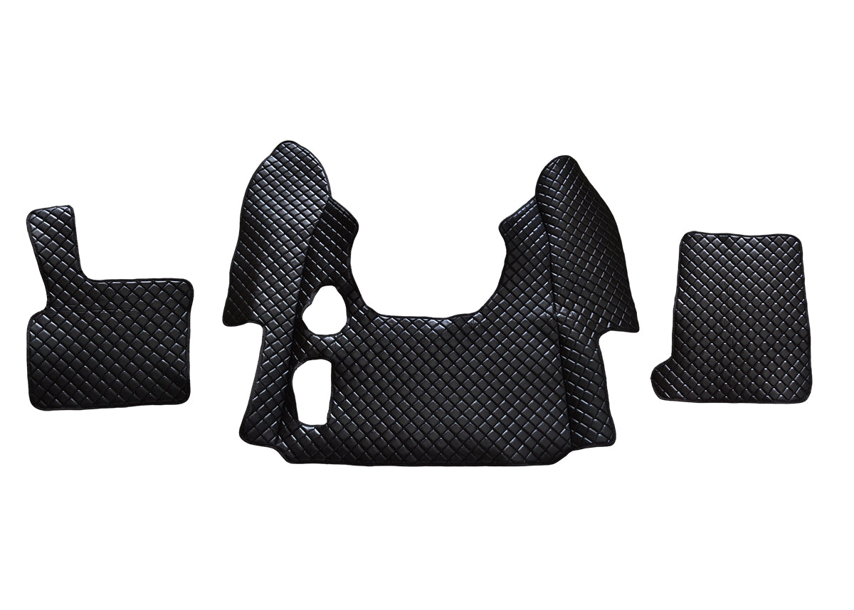 Tapis de sol noirs en cuir synthétique (éco-cuir) – adaptés pour DAF XF95 boîte manuelle 1997–2005