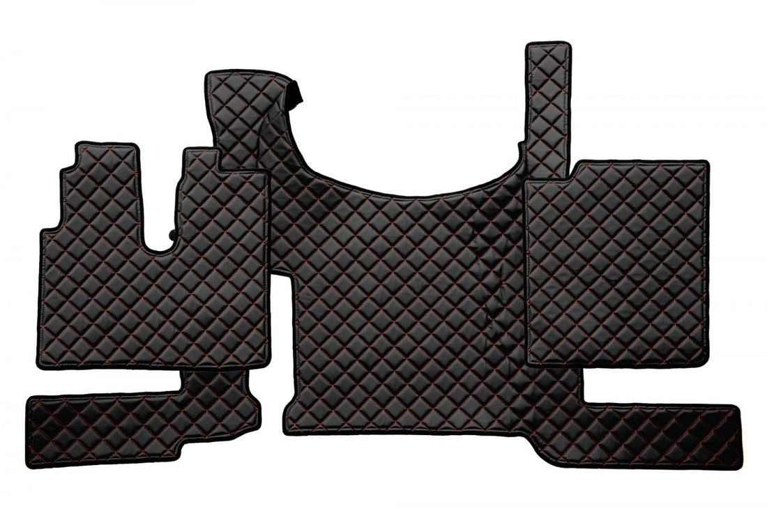 Schwarze Kunstleder-Fußmatte (Eco-Leder) mit roter Steppnaht, geeignet für MAN TGX (ab 03.2021)