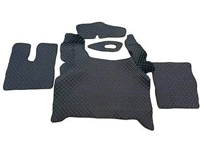 Tapis de sol en cuir synthétique (éco-cuir) noir – adapté pour MAN TGX 2020+, surpiqûre bleue