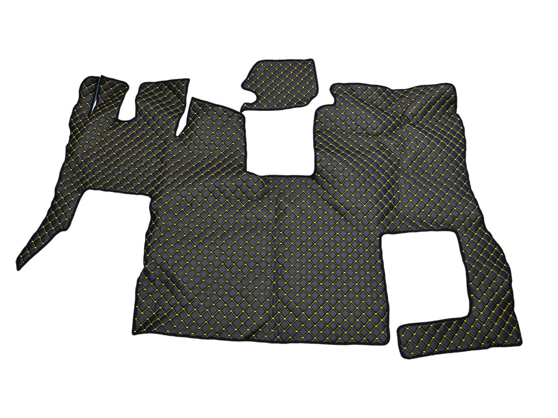 Черни подови стелки от изкуствена кожа (еко кожа) – жълт шев, подходящ за Scania S 2020+ с падаща седалка на пътника