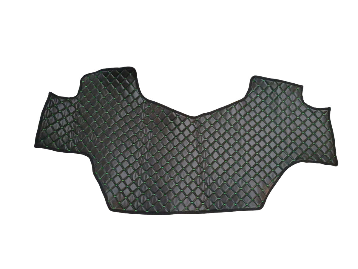 Tapis de sol en cuir adapté pour tracteur CLAAS ARION – Noir avec surpiqûres vertes