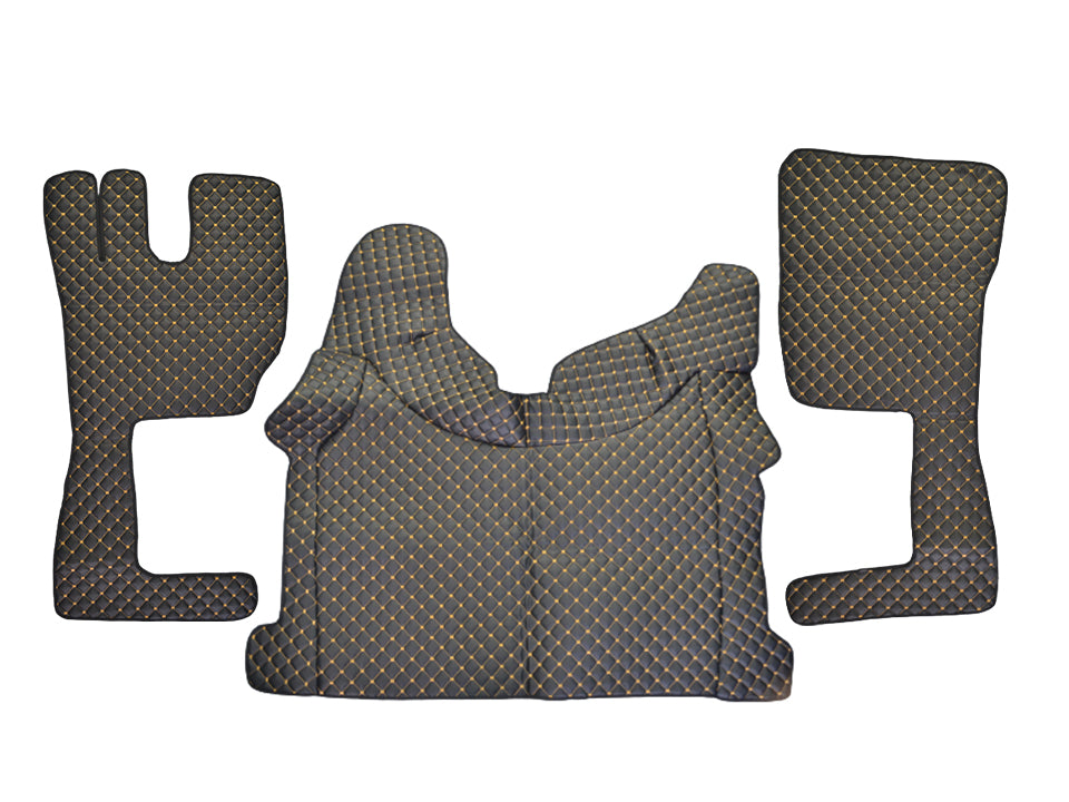 Tapis de sol en cuir synthétique (éco-cuir) noir – adapté pour Volvo FH 2013+, surpiqûres jaunes