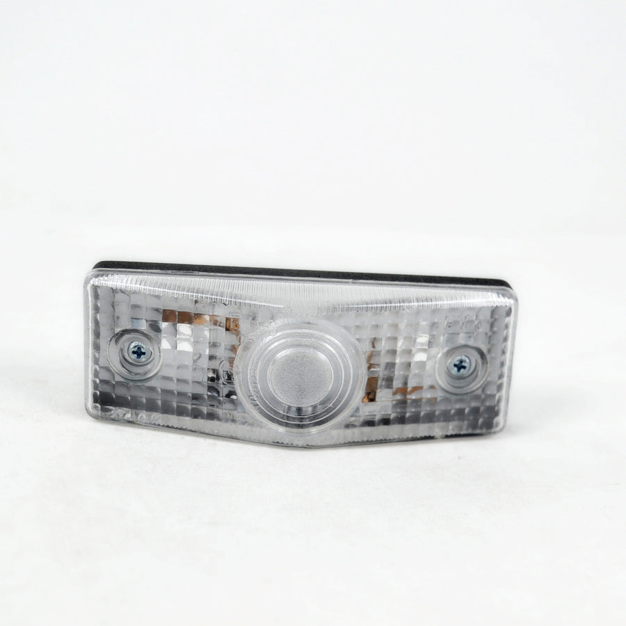 Feu de position latéral blanc – Ampoule 12/24 V, 95 x 35 x 27 mm, entraxe de fixation 52 mm