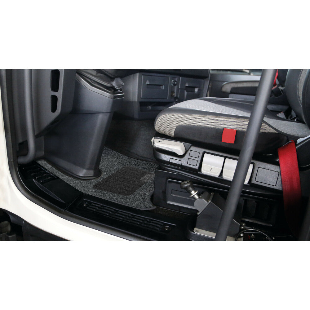 Σετ μοκετένιων πατακιών δαπέδου – 2 τεμάχια, κατάλληλο για φορτηγά Renault C, K και T (2013–2022)