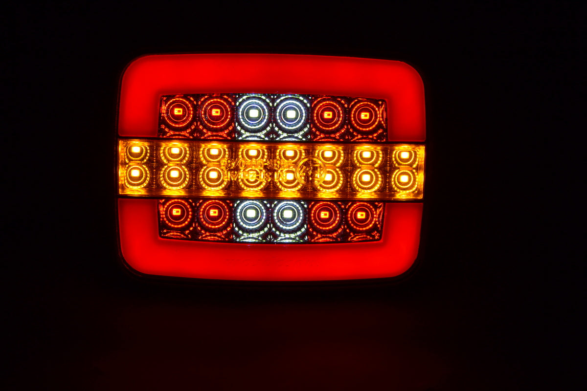 Kleine LED-Heckleuchte – 12V, 120×95×35 mm, Brems-, Schluss-, Rückfahr- und Blinkleuchte