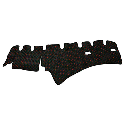 Tapis de tableau de bord pour conduite à droite – cuir synthétique (éco-cuir), noir avec surpiqûres rouges, adapté pour Scania R (2009–2016)