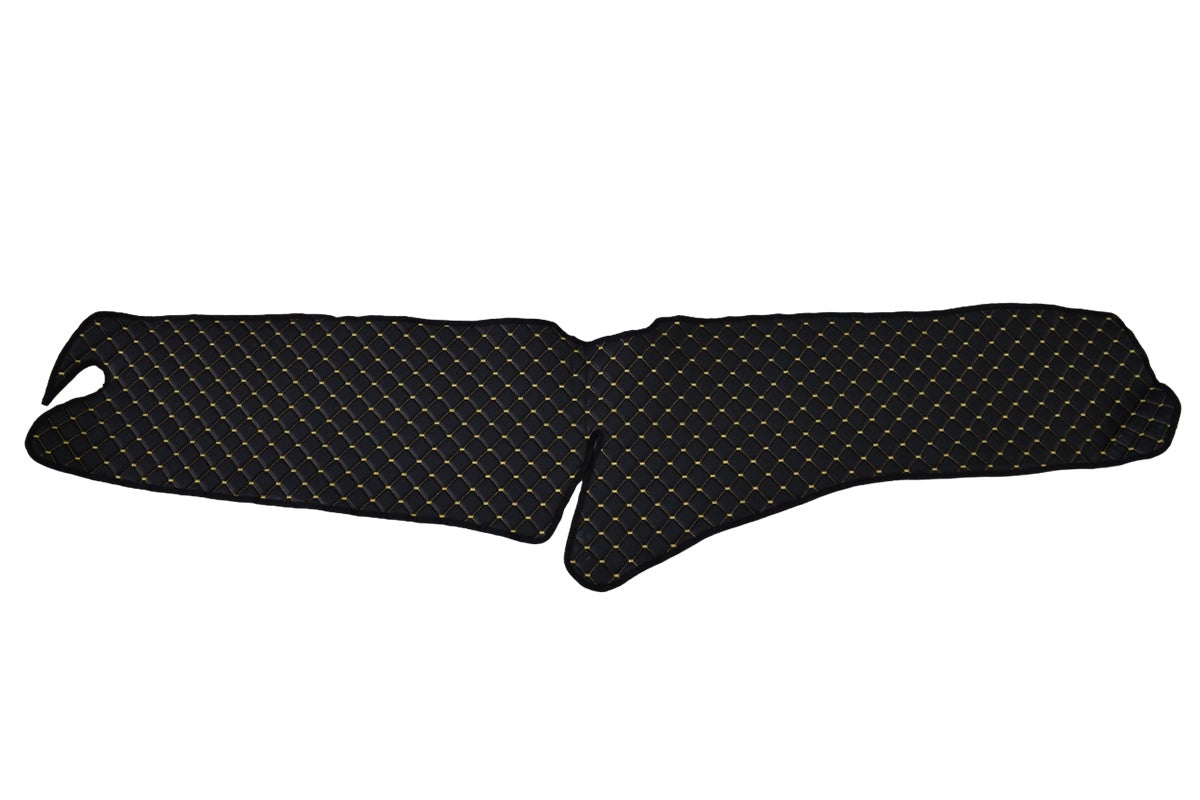 Tapis de tableau de bord – cuir synthétique (éco-cuir), conduite à droite, adapté pour Scania R 2017+, noir avec surpiqûres jaunes, modèle sans ouverture