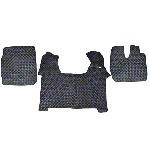 Tapis de sol en cuir synthétique (éco-cuir) pour conduite à droite – adapté pour Iveco Stralis S-Way, noir avec surpiqûres bleues, à partir de 2019