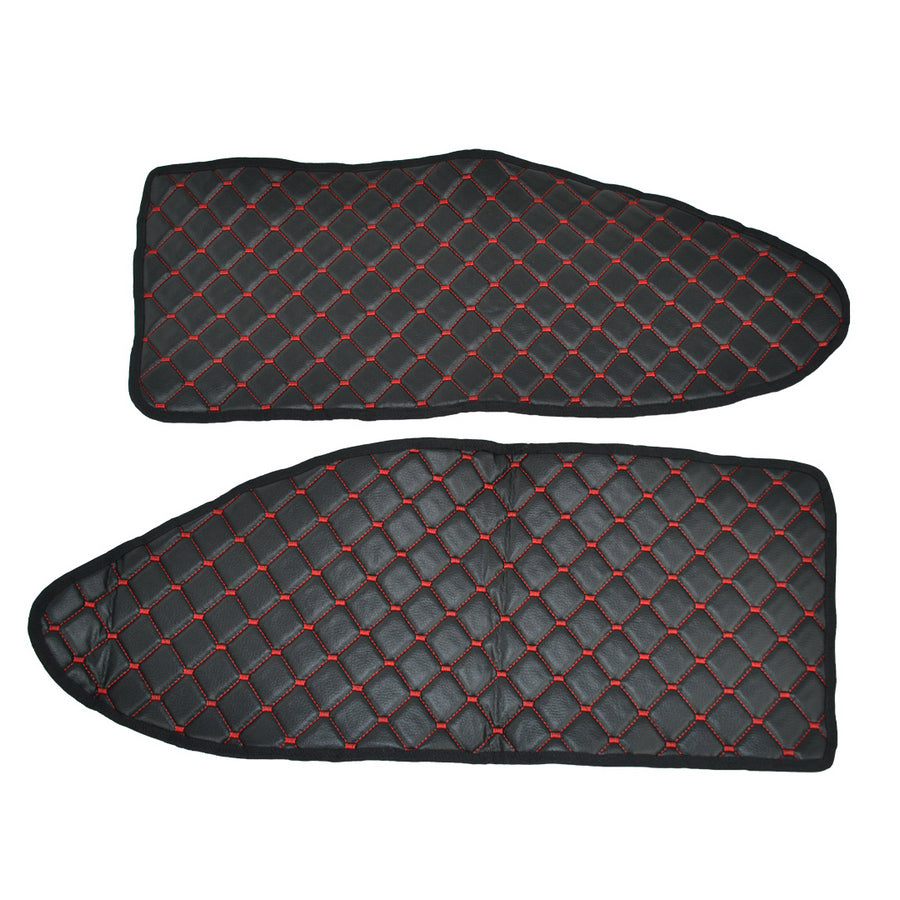 Tapis de porte – cuir synthétique (éco-cuir), noir avec surpiqûres rouges, adapté pour Mercedes MP2 et MP3 2003–2010, jeu de 2