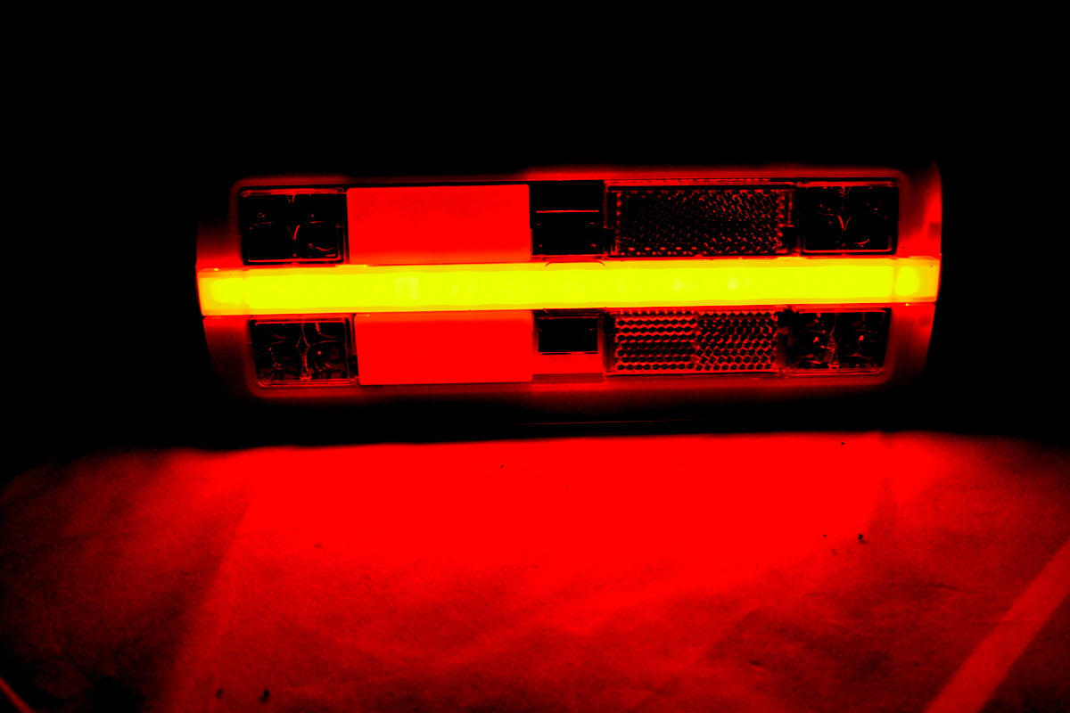 Petit feu arrière stop à LED néon, 12/24 V, 200×85×30 mm, 6 fonctions, montage gauche/droite
