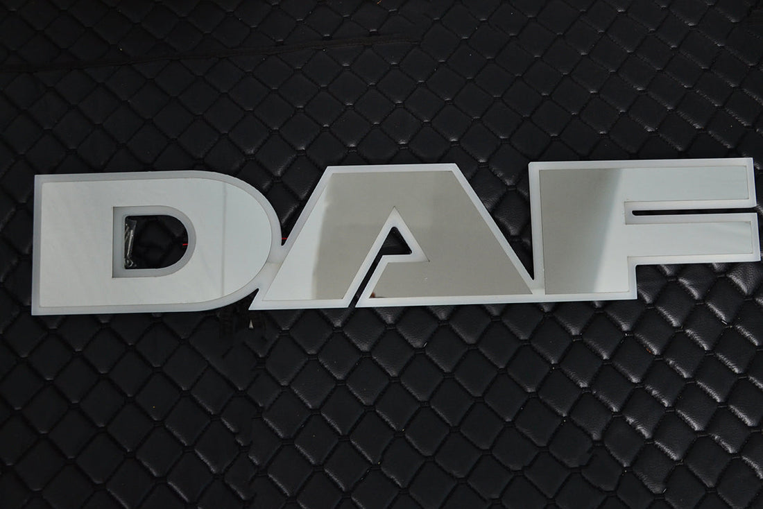 Illuminated Grille Sign Suitable for DAF – Green Light, 24V, 68×13×2 cm