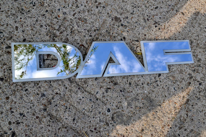 Illuminated Grille Sign Suitable for DAF Trucks – White Light, 24V, 68×13×2 cm