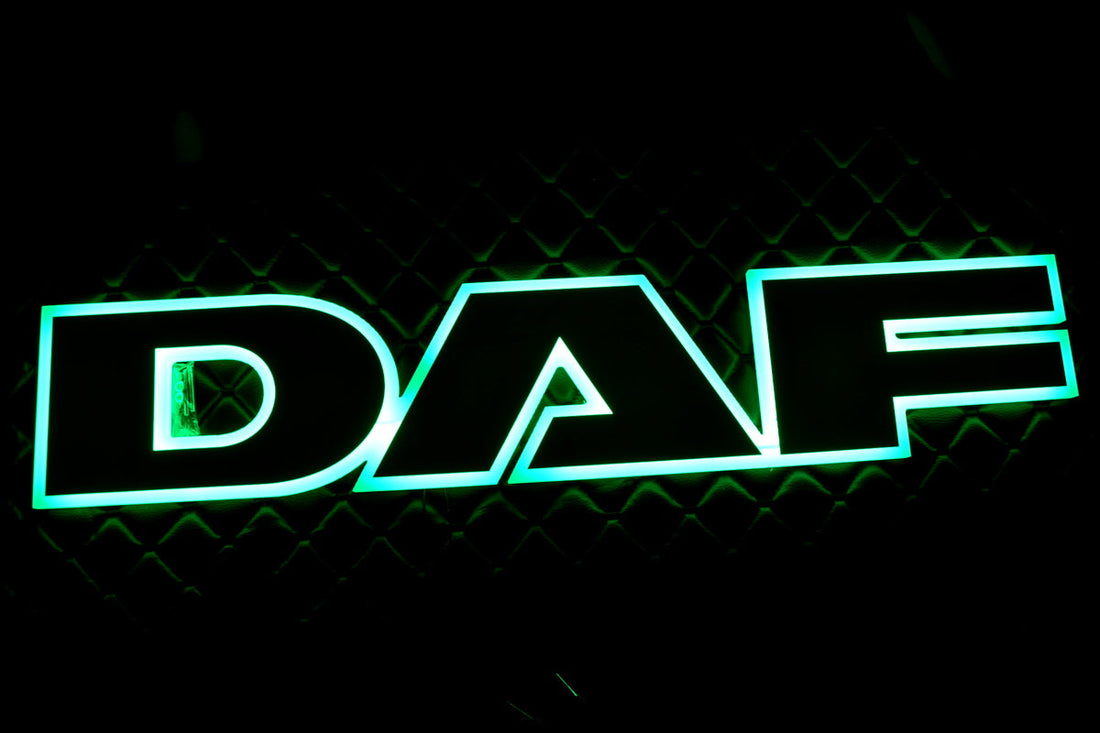 Illuminated Grille Sign Suitable for DAF – Green Light, 24V, 68×13×2 cm