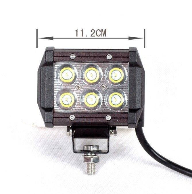 Petit projecteur de travail LED, 18 W, 12/24 V, 90 × 80 × 75 mm, fixation par le dessous