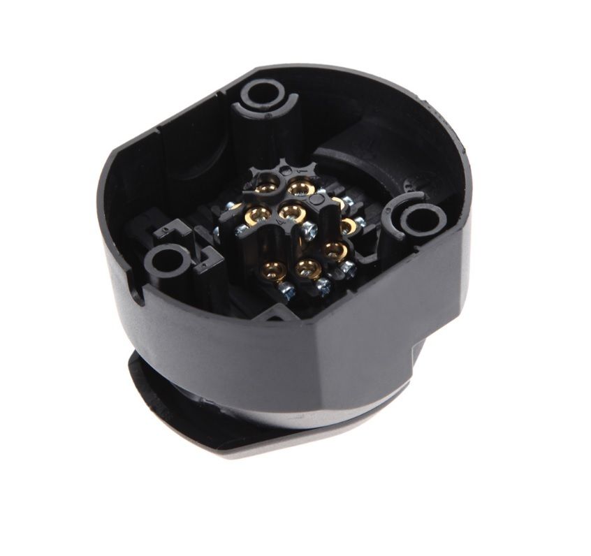 Prise de remorque 13 broches, femelle, 12 V