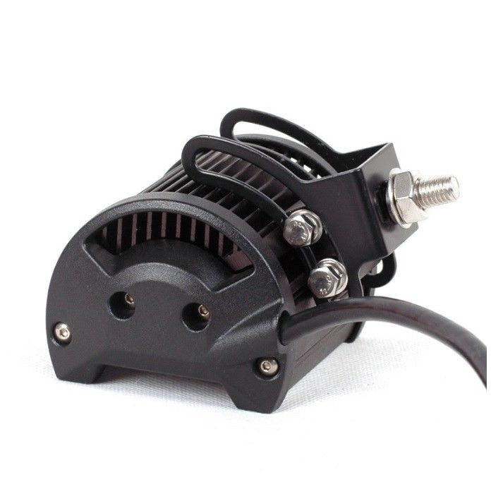 Petit projecteur de travail LED, 18 W, 12/24 V, 90 × 80 × 75 mm, fixation par le dessous